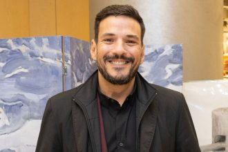 Κώστας Τσουρός: Τον Ανδρέα Μικρούτσικο θα τον μοιραζόμαστε με τη Φαίη Σκορδά, το θέμα είναι να αντέξει