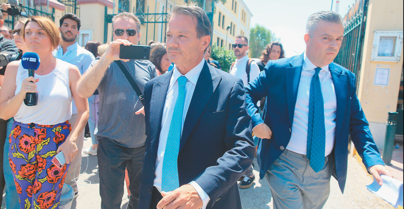 Απόστολος Λύτρας μετά την αποφυλάκισή του: "Ζητώ ξανά συγγνώμη" - Παραπέμπεται σε δίκη για πλημμέλημα και όχι για κακούργημα