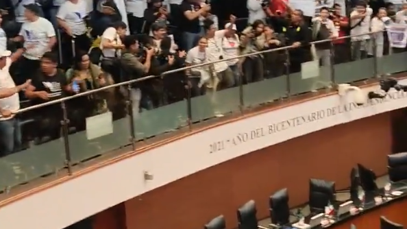 Μεξικό: Διαδηλωτές εισέβαλαν στη Γερουσία