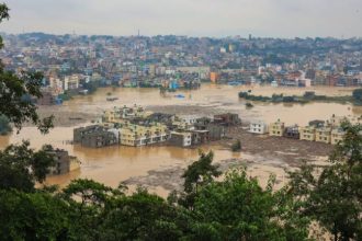 Νεπάλ: 101 νεκροί και 64 αγνοούμενοι εξαιτίας πλημμυρών και κατολισθήσεων