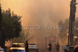 Εκκενώνονται σπίτια και ξενοδοχεία στον Πλατανιά Χανίων - Νέο 112 για τη μεγάλη φωτιά - ΝΕΟΤΕΡΑ (ΒΙΝΤΕΟ)