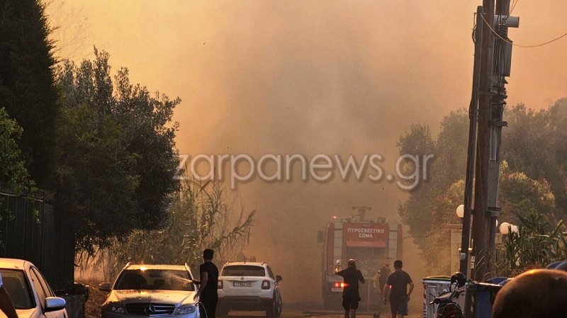 Εκκενώνονται σπίτια και ξενοδοχεία στον Πλατανιά Χανίων - Νέο 112 για τη μεγάλη φωτιά - ΝΕΟΤΕΡΑ (ΒΙΝΤΕΟ)