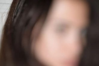 Συνελήφθη πρώην μοντέλο - Έκρυβε τα παιδιά της από τον πρώην σύζυγό της σε διαμέρισμα στην Αθήνα