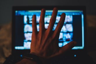 Συνελήφθη 37χρονος για πορνογραφία ανηλίκων