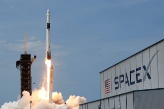 ΗΠΑ: Αναχώρησε η διαστημική αποστολή της SpaceX