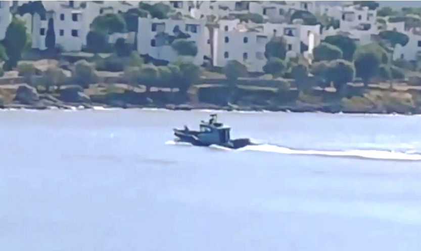 Σκάφος του Λιμενικού κυνήγησε φουσκωτό με διακινητή μέχρι τα τουρκικά παράλια στην Αλικαρνασσό - ΒΙΝΤΕΟ από την καταδίωξη