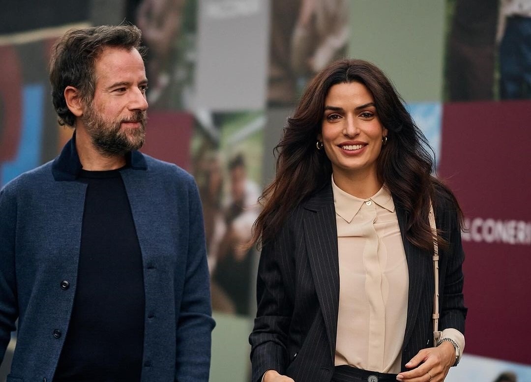 Στο Λονδίνο ο Κωστής Μαραβέγιας για επαγγελματικούς λόγους - Μαζί του η Τόνια Σωτηροπούλου