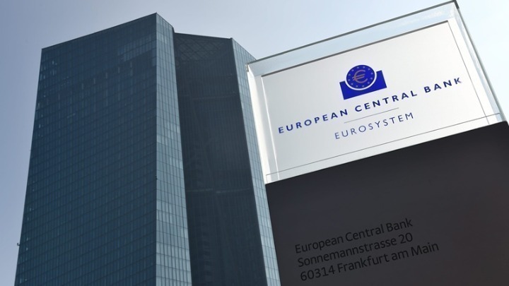 Σε μείωση των επιτοκίων της αναμένεται να προχωρήσει την Πέμπτη η ΕΚΤ