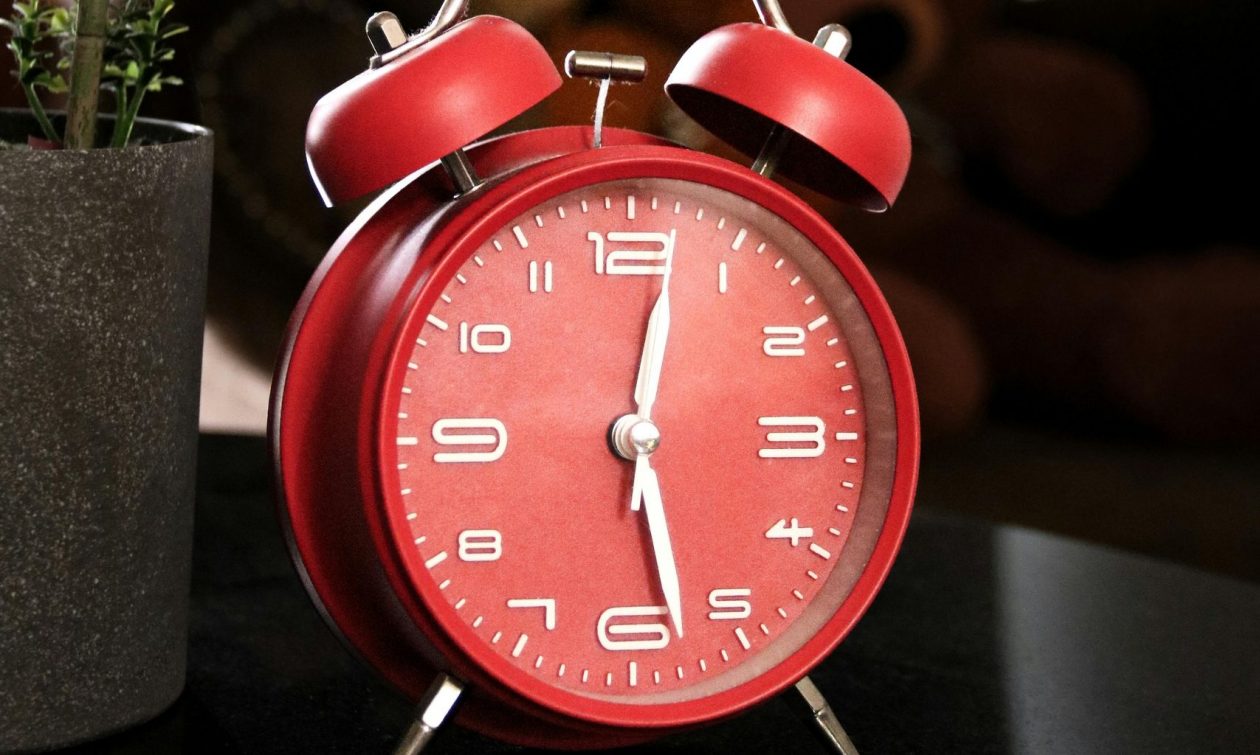 Από σήμερα τα ξημερώματα άλλαξε η ώρα