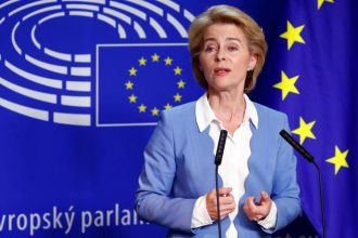 Φον ντερ Λάιεν: Ενέργειες, όπως η επίθεση του Ιράν, απειλούν την περιφερειακή σταθερότητα