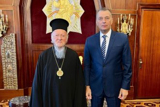 Συνάντηση του Οικουμενικού Πατριάρχη Βαρθολομαίου με τον διοικητή του Αγίου Όρους Αλκιβιάδη Στεφανή