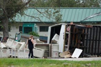 Τουλάχιστον 15 νεκροί από το «σφυροκόπημα» του τυφώνα Μίλτον – Απόκοσμες εικόνες