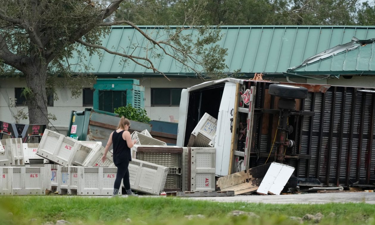Τουλάχιστον 15 νεκροί από το «σφυροκόπημα» του τυφώνα Μίλτον – Απόκοσμες εικόνες