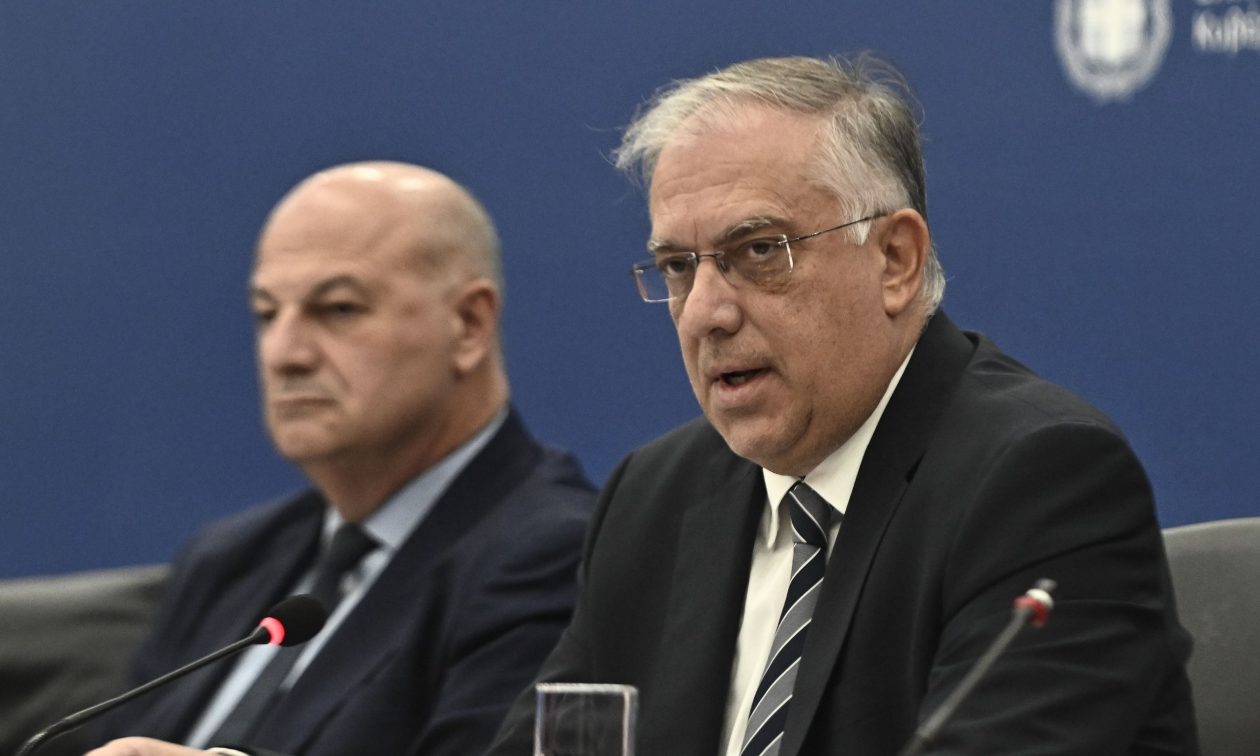 Θεοδωρικάκος: «Κίνητρα και φοροαπαλλαγές 3 δισ. ευρώ για παραγωγικές επενδύσεις»