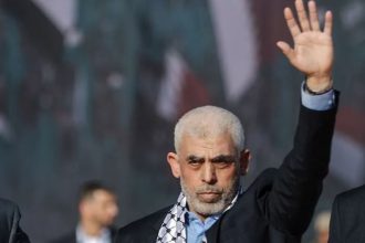 Ισραηλινά ΜΜΕ: Νεκρός ο ηγέτης της Χαμάς Γιαχία Σινουάρ σε αεροπορική επιδρομή στη Γάζα