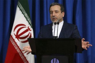 Αποπειράθηκε να πατήσει με το αμάξι την γυναίκα και το παιδί του