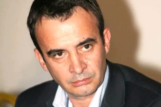 Πέθανε ο δημοσιογράφος Μπάμπης Αγρολάμπος