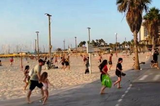 Σειρήνες ηχούν στο Τελ Αβίβ και σε 180 περιοχές του κεντρικού Ισραήλ - «Δεχόμαστε μπαράζ ρουκετών από τον Λίβανο» λέει ο IDF