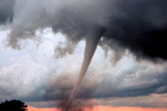 Ο τυφώνας Μίλτον δημιούργησε τον ισχυρότερο ανεμοστρόβιλο στη Φλόριντα των τελευταίων 52 ετών