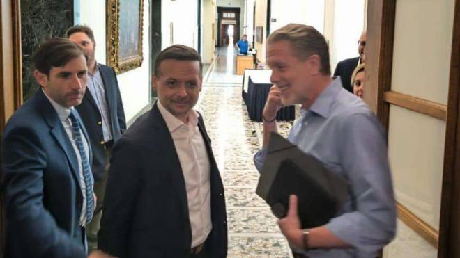 Χάρης Δούκας: «Το μήνυμα της κάλπης είναι ξεκάθαρο, να αλλάξουμε τώρα» - Συνάντηση με Γερουλάνο