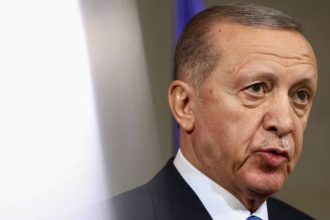 «Χαστούκι» της Κομισιόν στην Τουρκία για το Κυπριακό: Να στηρίξει δίκαιη και βιώσιμη λύση στο πλαίσιο του ΟΗΕ