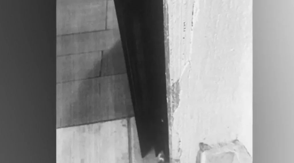 Κέρκυρα: Σε κάσα πόρτας έκρυβαν χρήματα μέλη του κυκλώματος εφοριακών - ΦΩΤΟ