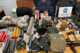Βρέθηκε ολόκληρο οπλοστάσιο σε σπίτι με χιλιάδες σφαίρες, χειροβομβίδες και εκρηκτικούς μηχανισμούς
