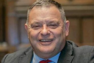 Βρετανός βουλευτής γρονθοκόπησε πολίτη και τέθηκε εκτός Εργατικού κόμματος