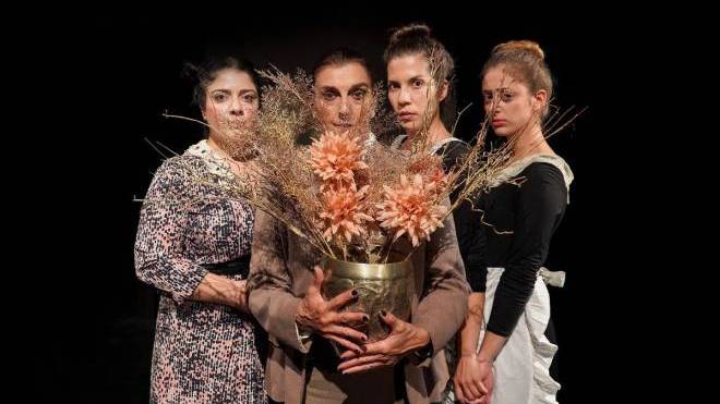 Η παράσταση Πλάσματα του Θεού Υπόθεση Παπέν