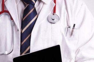 Πώς πιάστηκε στα πράσα ο γιατρός-μαϊμού