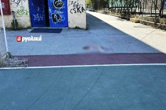 Μαθητής έχασε τη ζωή του πέφτοντας στο κενό από κερκίδες γηπέδου στο Ναύπλιο: «Μόνος του έπεσε δεν τον έσπρωξε κανείς», λέει ο πατέρας του