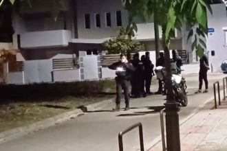 Θρίλερ στο Μενίδι: Χειροπέδες σε Αλβανό που είχε σακούλα με χειροβομβίδες, πυροκροτητές και σφαίρες! (ΦΩΤΟ - ΒΙΝΤΕΟ)