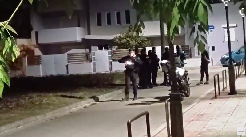 Θρίλερ στο Μενίδι: Χειροπέδες σε Αλβανό που είχε σακούλα με χειροβομβίδες, πυροκροτητές και σφαίρες! (ΦΩΤΟ - ΒΙΝΤΕΟ)