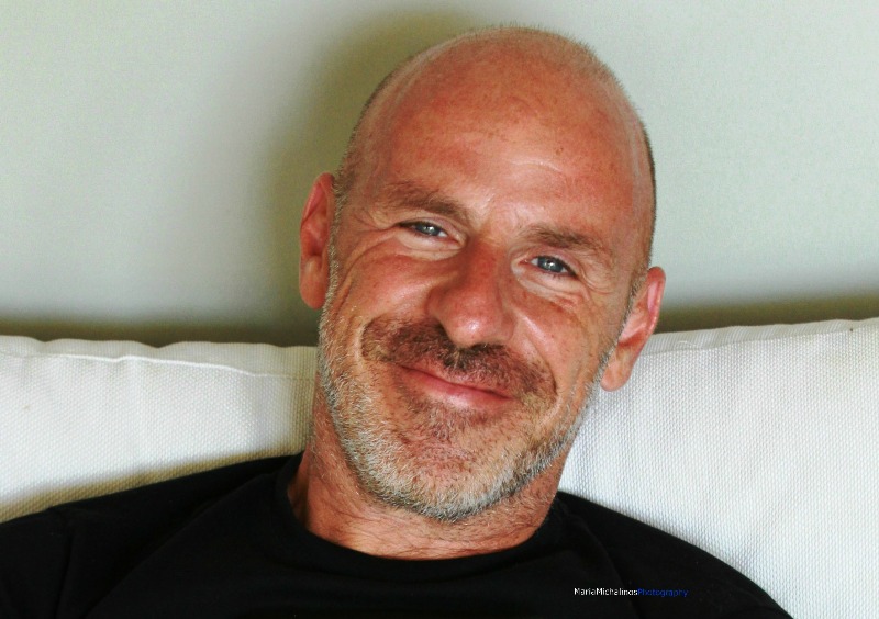 Ο Στέφανος Ξενάκης στην Πάτρα με το «Οι 2 μας: Συζητήσεις με τον εαυτό μου»