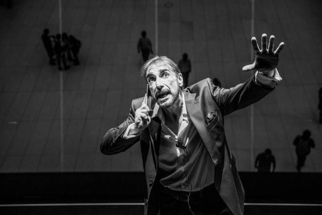 Τρεις τελευταίες παραστάσεις για το «Χαλασμένο τηλέφωνο», στο Επίκεντρο+