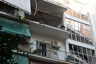 Αμπελόκηποι: «Δεν ξέρω ποιοι έμεναν στο διαμέρισμα», υποστηρίζει ο 31χρονος που συνελήφθη για την έκρηξη στη γιάφκα