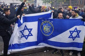 Επεισόδια στο Άμστερνταμ: Δέκα άτομα παραμένουν υπό κράτηση - Πήραν εξιτήριο οι τραυματίες