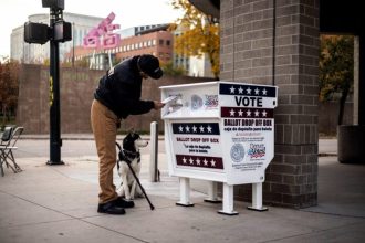 Εκλογές ΗΠΑ: Το FBI προειδοποιεί για προσπάθειες παραπληροφόρησης - Προς το παρόν δεν υπάρχει διαταραχή της διαδικασίας