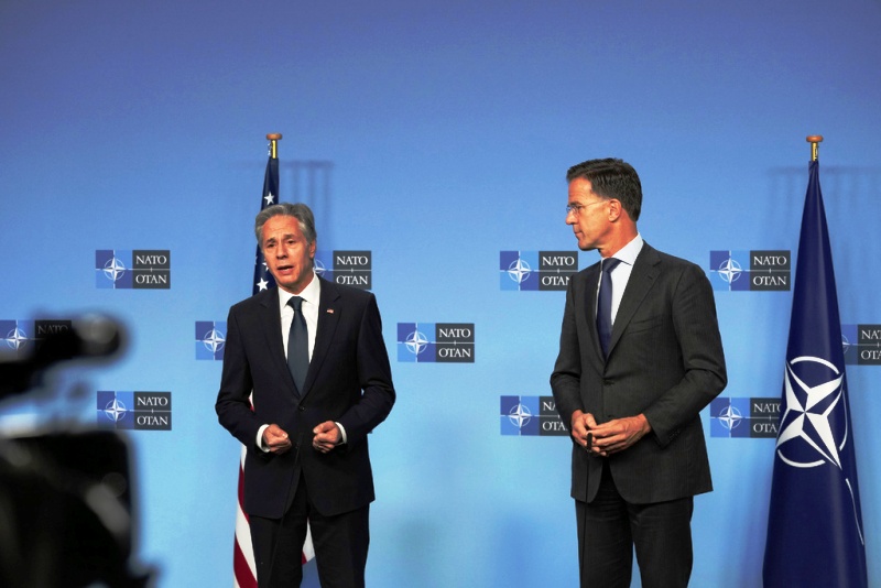 ΝΑΤΟ: Τη συνεχιζόμενη στήριξη προς την Ουκρανία υπογράμμισαν Ρούτε και Μπλίνκεν