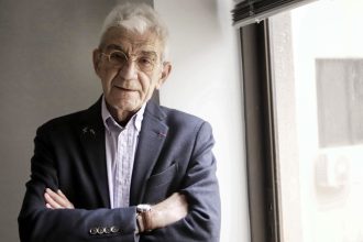 Γιάννης Μπουτάρης: Αύριο η κηδεία του – Σε λαϊκό προσκύνημα η σορός του