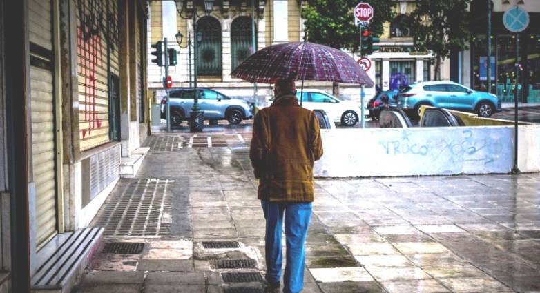 Ο καιρός την Κυριακή: Βροχές και καταιγίδες - Αναλυτικά η πρόγνωση
