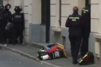 Έληξε η ομηρία σε εστιατόριο του Παρισιού - Συνελήφθη ο δράστης