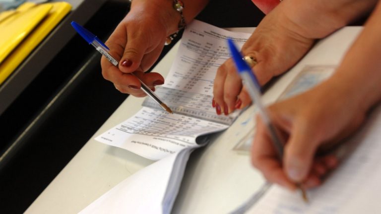Ξεκίνησε η εκκαθάριση των εκλογικών καταλόγων - Ποιοι διαγράφονται