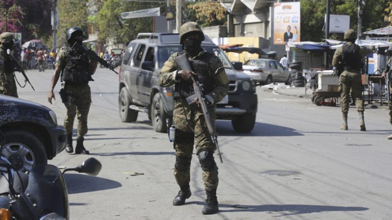 Κρίση στην Αϊτή: Εκατοντάδες οικογένειες τράπηκαν σε φυγή για να σωθούν από συμμορίες