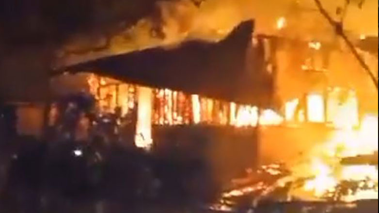 Τουλάχιστον εννέα νεκροί από έκρηξη ηφαιστείου στην Ινδονησία