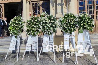 Συγκίνηση στο τελευταίο «αντίο» στον δημοσιογράφο Νίκο Ψιλάκη