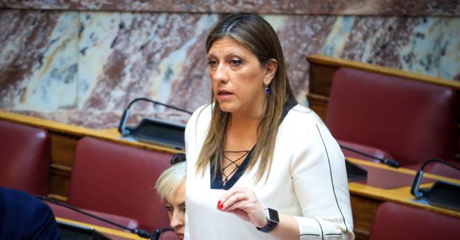 Ζωή Κωνσταντοπούλου: Αίτημα για άρση της ασυλίας της στη Βουλή - Προσπάθησε να αρπάξει το μικρόφωνο από έδρα δικαστηρίου