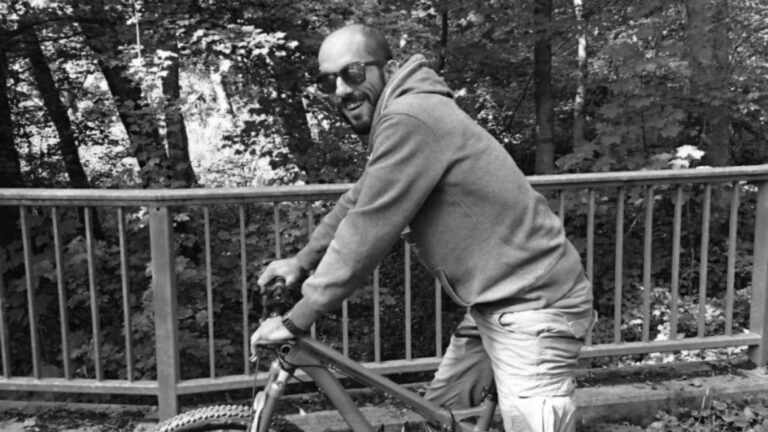 Πέθανε ο δημοσιογράφος Κώστας Τέο - Ήταν μόλις 44 ετών