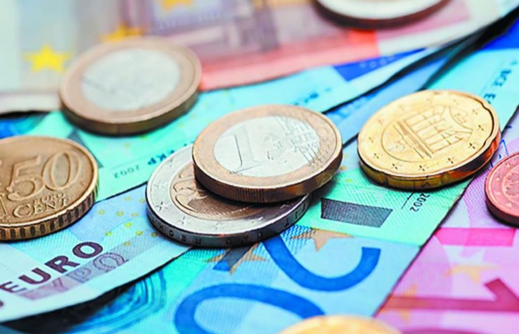 Πληρωμές: Πότε καταβάλλονται επιδόματα & δώρο Χριστουγέννων