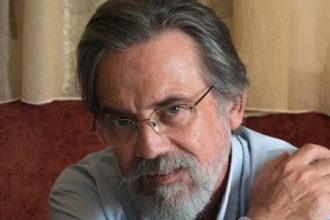 Πάνδημη η κηδεία του Νίκου Ψιλάκη στο Ηράκλειο